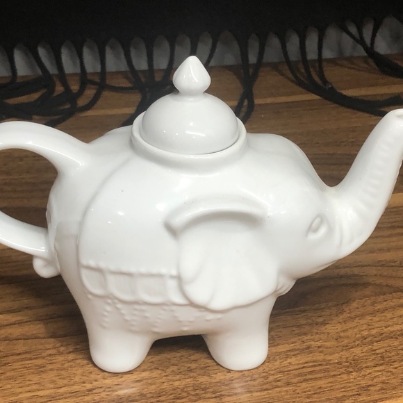 Vintage Lucky Elephant Cordon Bleu Tea Pot - Picture 7 of 8